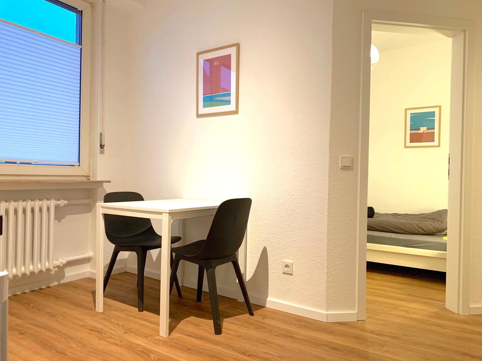 Apartment In / Mit Allem Drum Und Dran *